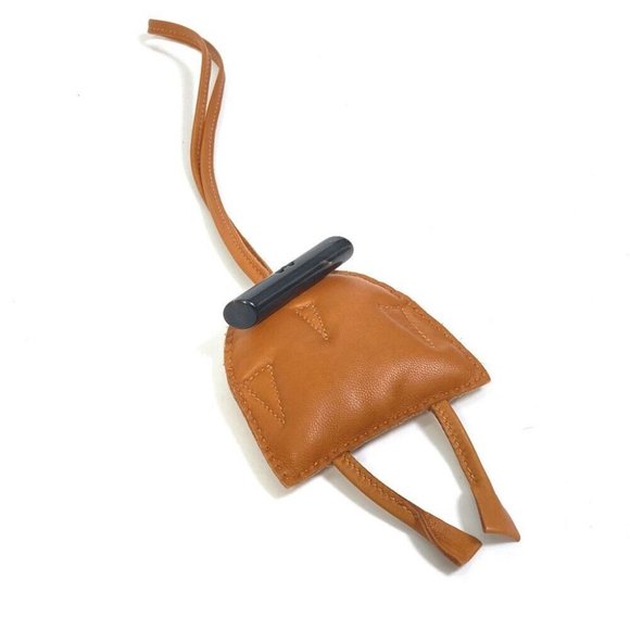 HERMES Key Holder petit h owl charm Bag Charm Leather / Buffalo horn Brown - Picture 1 of 7